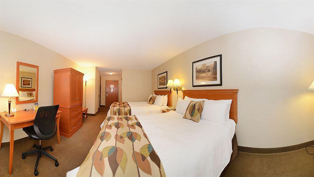 Best Western Plus Calgary Centre Inn Екстер'єр фото