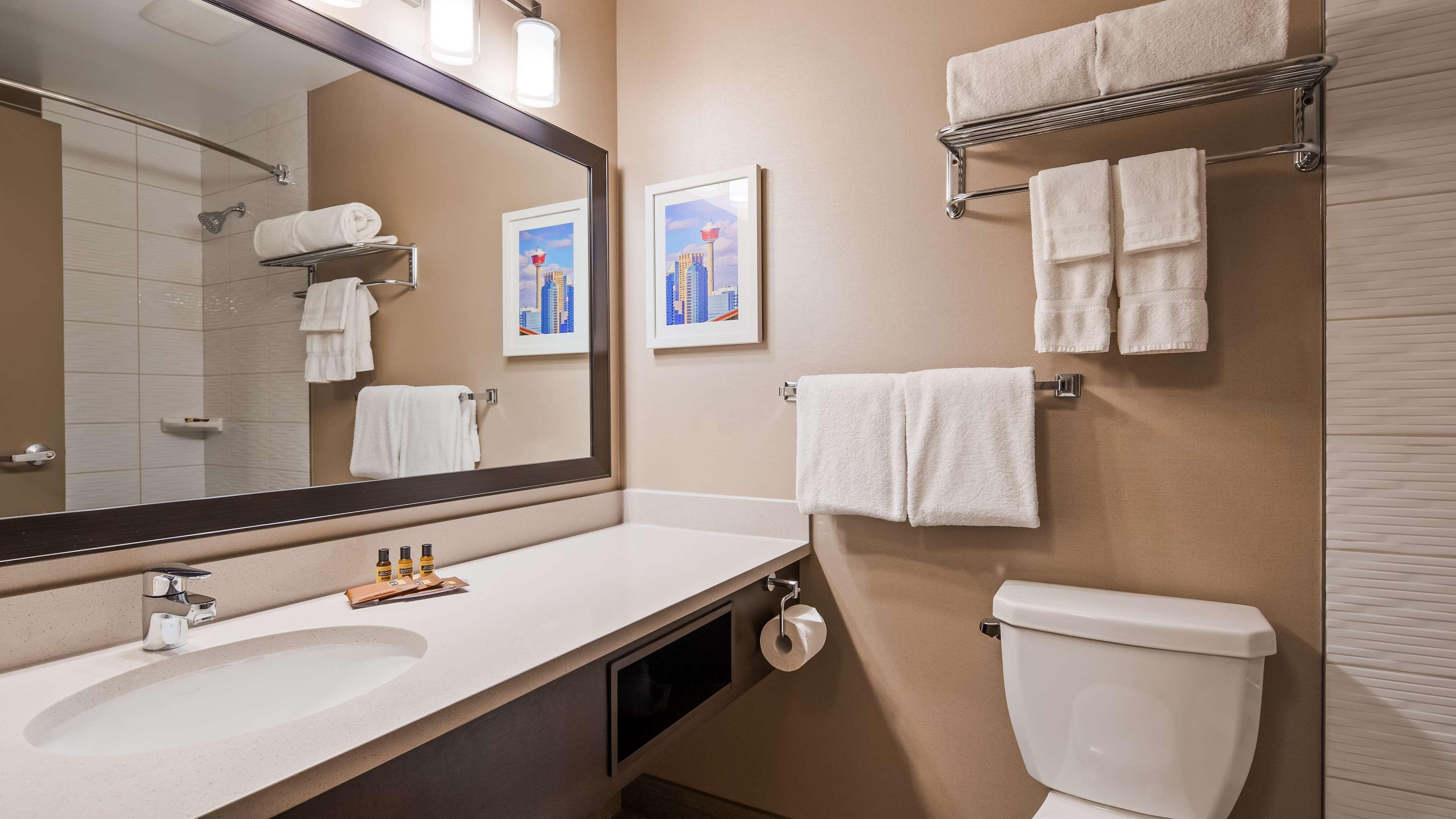 Best Western Plus Calgary Centre Inn Екстер'єр фото