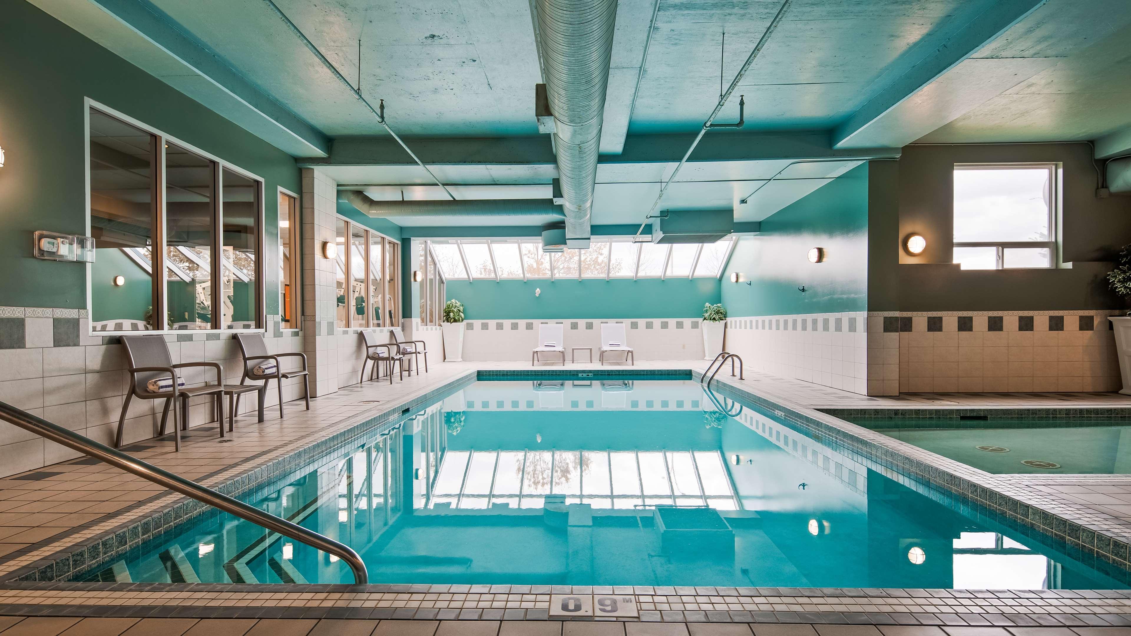 Best Western Plus Calgary Centre Inn Екстер'єр фото