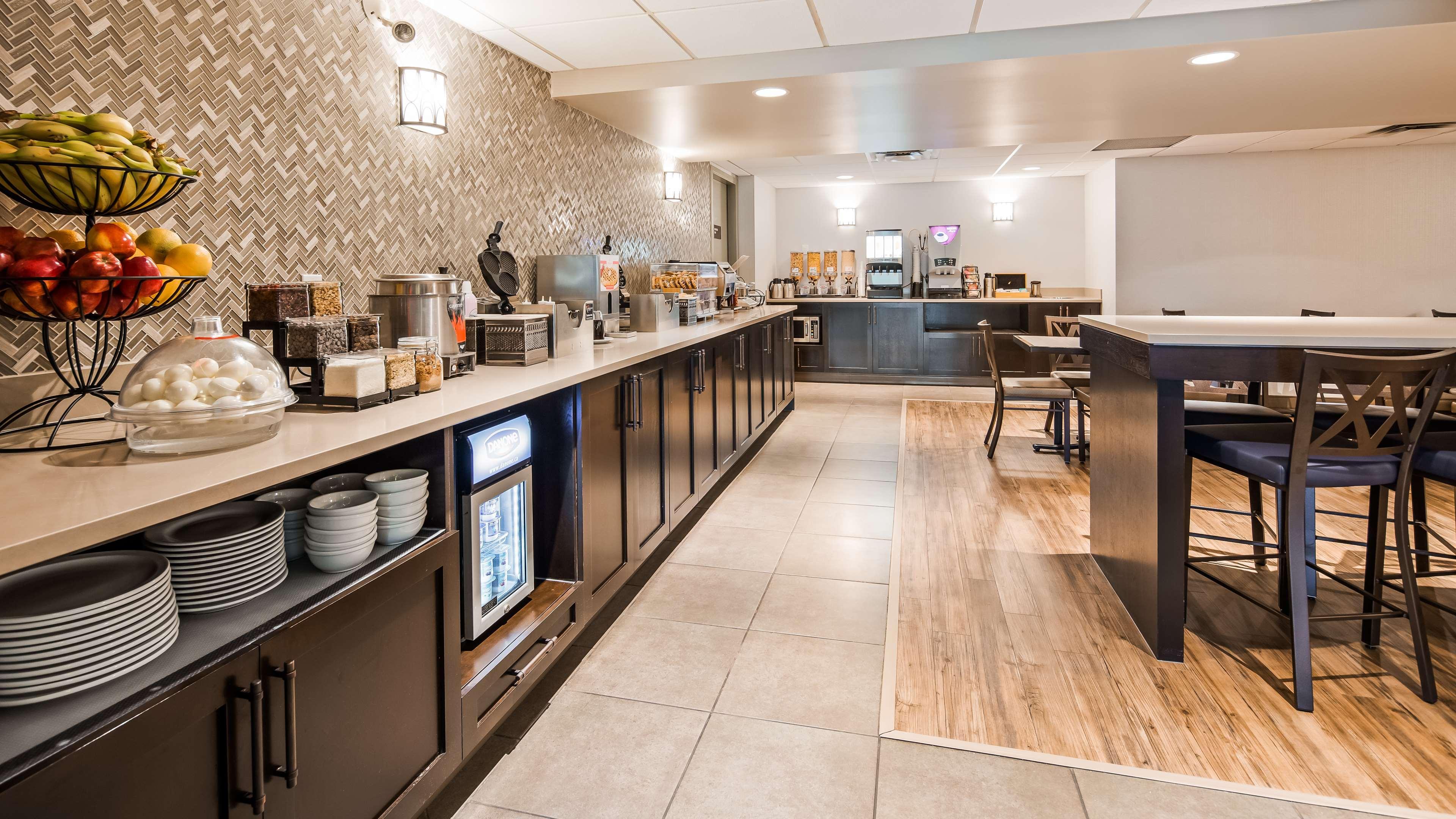 Best Western Plus Calgary Centre Inn Екстер'єр фото