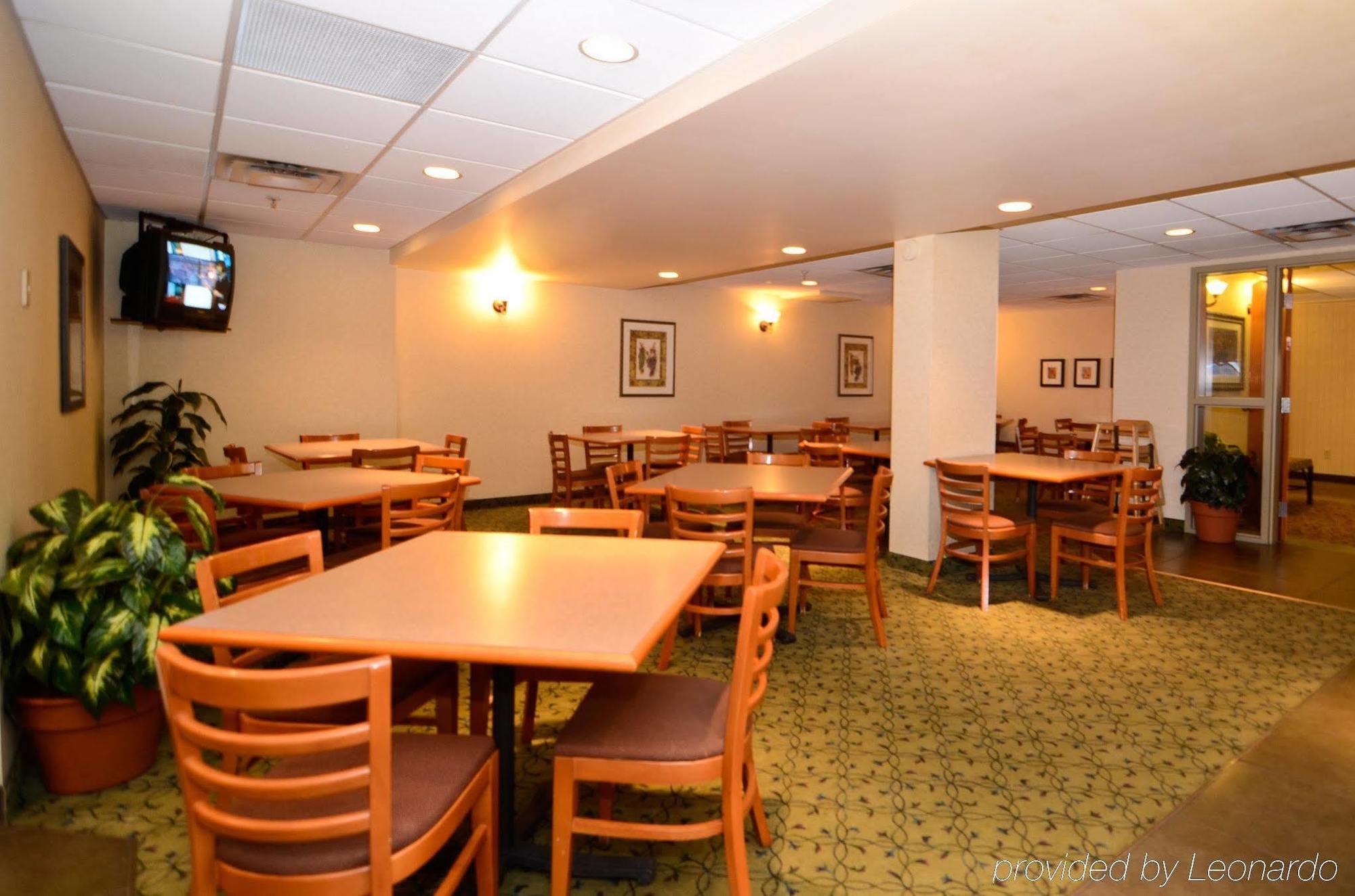 Best Western Plus Calgary Centre Inn Екстер'єр фото