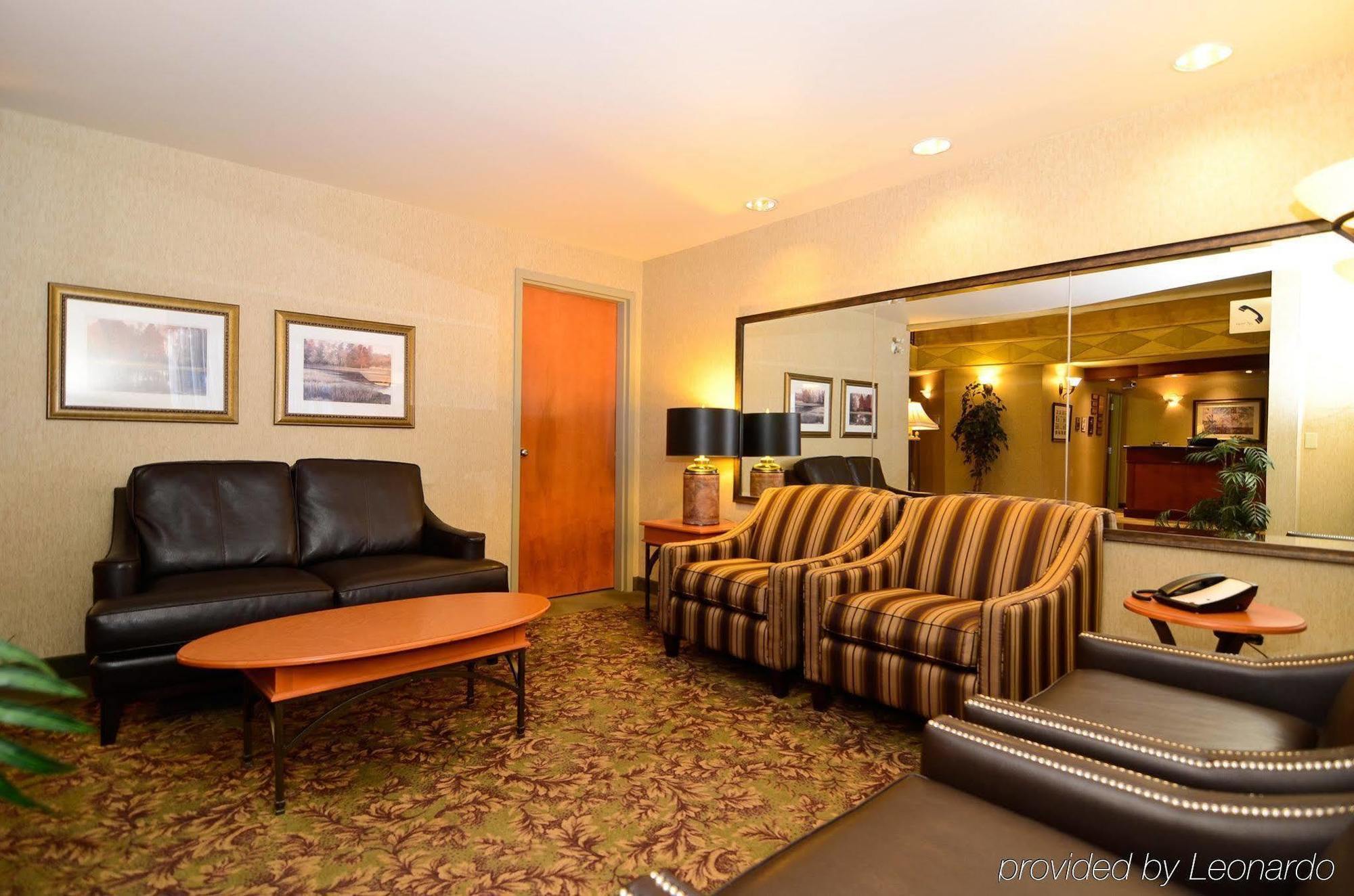 Best Western Plus Calgary Centre Inn Екстер'єр фото
