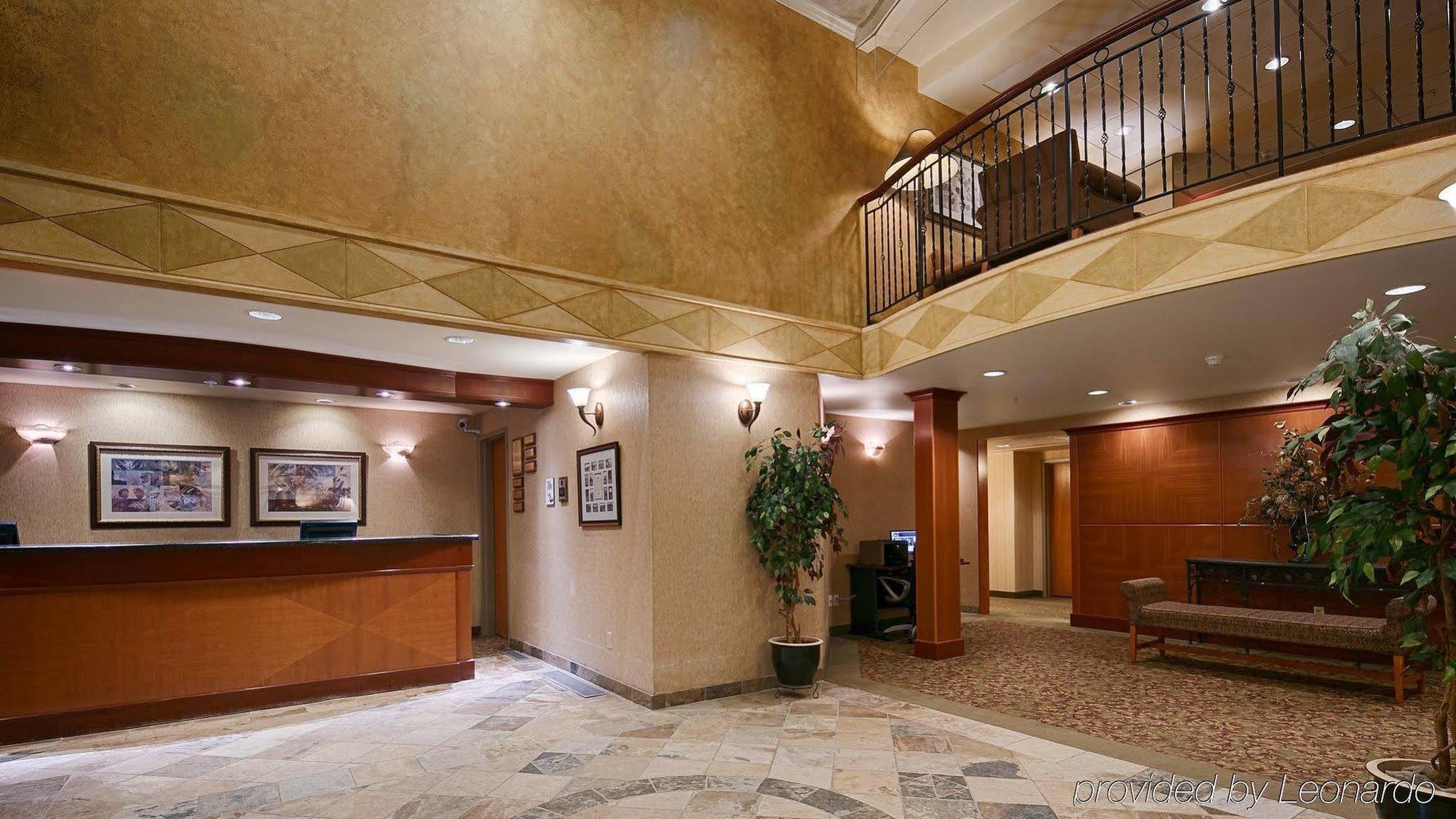 Best Western Plus Calgary Centre Inn Екстер'єр фото