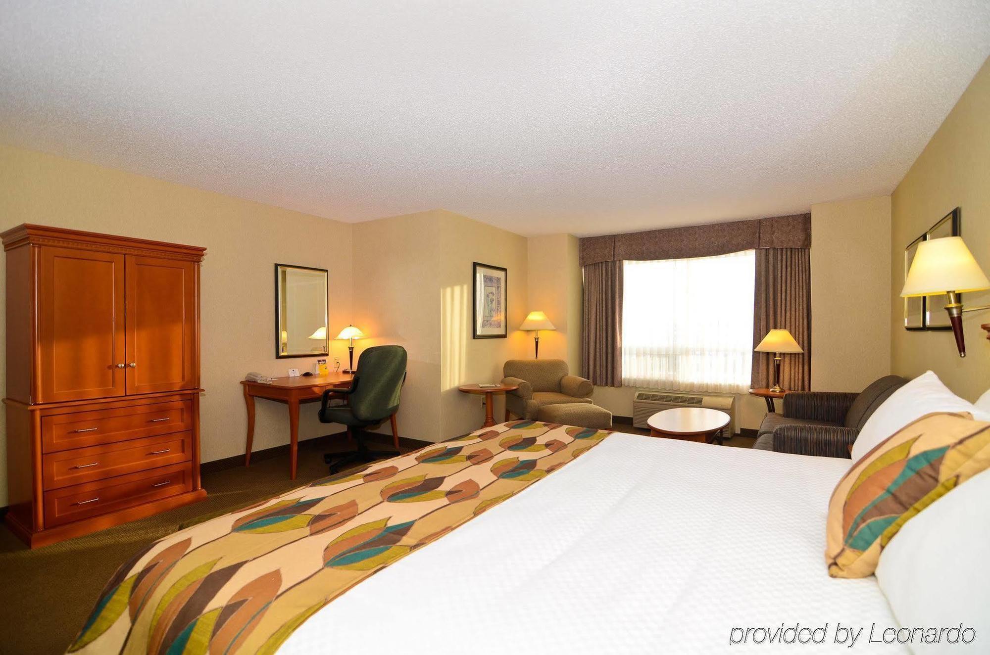 Best Western Plus Calgary Centre Inn Екстер'єр фото