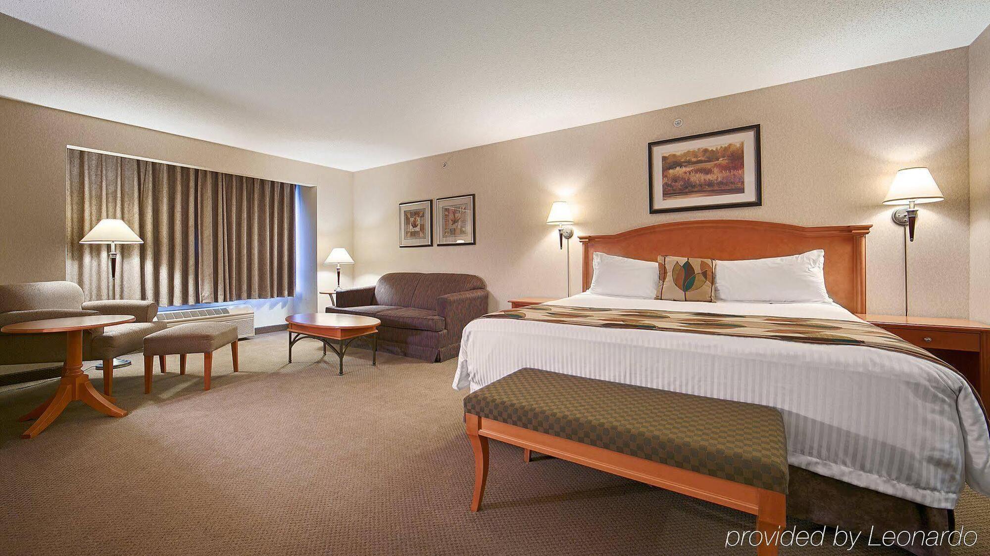 Best Western Plus Calgary Centre Inn Екстер'єр фото
